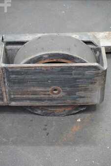 Chariots à mât rétractable 2006  BT RR B1 (6)