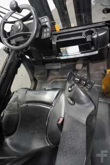 LPG Forklifts 2014  Yale GLP30VX (3)