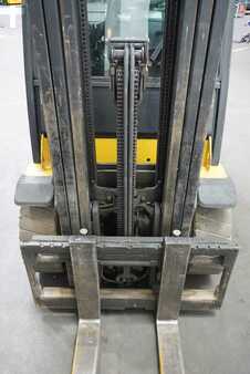 LPG Forklifts 2014  Yale GLP30VX (5)
