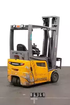 Carrelli elettrici 3 ruote 2021  Jungheinrich EFG 215 (2)