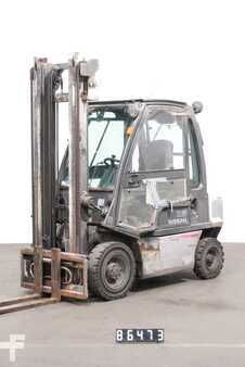 Empilhador diesel 2009  Nissan Y1D2A25Q (1)