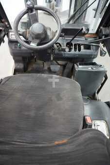 Empilhador diesel 2009  Nissan Y1D2A25Q (3)