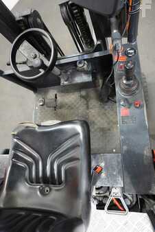 Chariots électriques à 4 roues 2010  MKF CS22E (3)