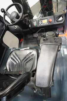 Sähkö - 4 pyör 2016  Toyota 8FBMT30 (3)