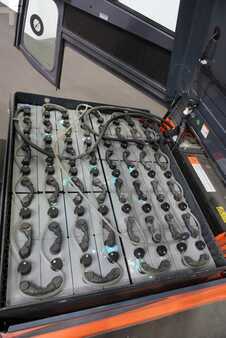 Sähkö - 4 pyör 2016  Toyota 8FBMT30 (4)