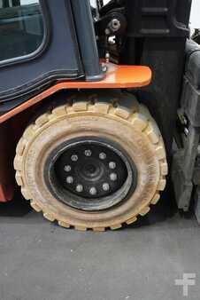 Sähkö - 4 pyör 2016  Toyota 8FBMT30 (6)