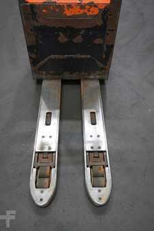 Niederhubwagen 2020  Toyota LPE200 (5)