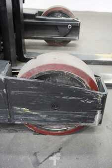 Chariots à mât rétractable 2016  BT RRE 200E (6)