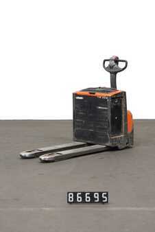 Nízkozdvižný vozík 2015  BT LWE250 (1)