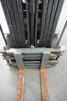 Dieseltrukki 2010  Toyota 02-8FDF25 (5)