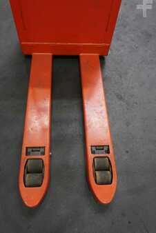 Nízkozdvižný vozík 2019  Linde T 16 Li-Ion (5)