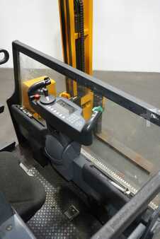 Chariots pour allées étroites 2012  Jungheinrich EKX 515k (3)