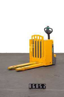 Nízkozdvižný vozík 2019  Jungheinrich EJE C20 (1)