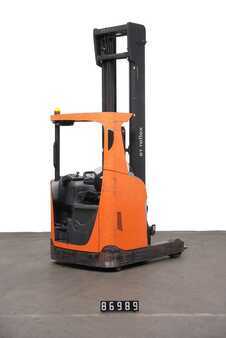 Chariots à mât rétractable 2017  Toyota RRE160H Li-Ion (2)