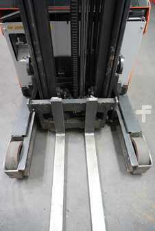 Chariots à mât rétractable 2017  Toyota RRE160H Li-Ion (5)