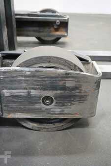 Chariots à mât rétractable 2017  Toyota RRE160H (6)