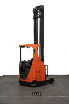 Chariots à mât rétractable 2013  BT RRE160E (2)