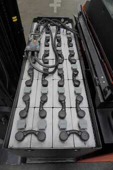 Chariots à mât rétractable 2013  BT RRE160E (4)