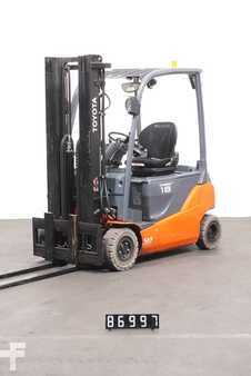 Elektro 4 Rad 2017  Toyota 8FBM20T (1)