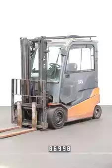 Eléctrico - 4 rodas 2018  Toyota 8FBMT30 (1)