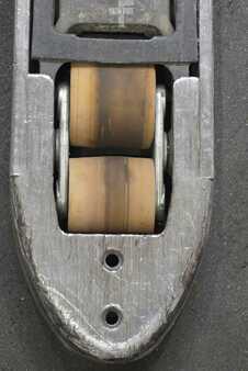 Niederhubwagen 2017  Toyota LPE 200 (6)