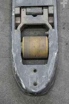 Niederhubwagen 2019  Toyota LWE 200 (6)