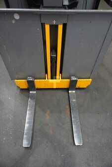 Vertikal-Kommissionierer 2020  Jungheinrich EKS 412s (5)