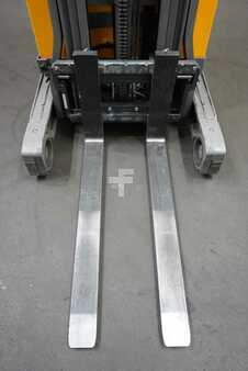 Carrelli retrattili 2019  Jungheinrich ETV 110 (5)