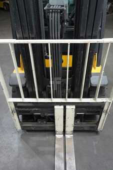 LPG heftrucks 2017  Yale GLP 20 VX (5)