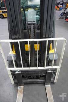 LPG heftrucks 2015  Yale GLP 20 VX (5)