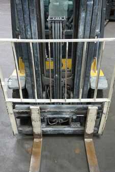 LPG heftrucks 2017  Yale GLP 20 XV (5)