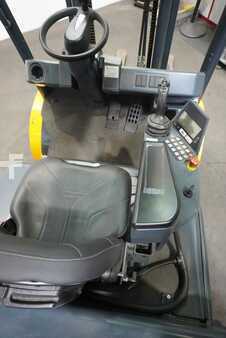 Gázüzemű targoncák 2012  Jungheinrich TFG 430s GE-120-370 ZT (3)