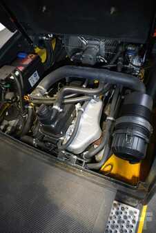 Gázüzemű targoncák 2012  Jungheinrich TFG 430s GE-120-370 ZT (4)