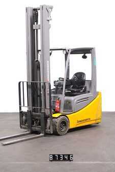 Sähkö - 3 pyör 2019  Jungheinrich EFG 220 (1)