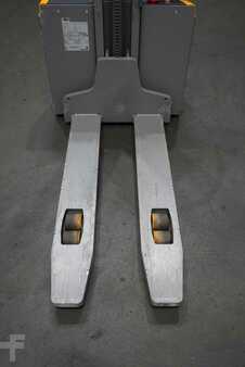 Stoccatori 2022  Jungheinrich EJC M10 Li-Ion (5)