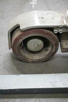 Työntömastotrukki 2022  Jungheinrich ETV 212 (6)