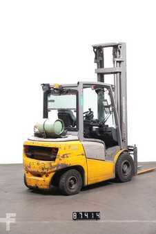 Gázüzemű targoncák 2017  Jungheinrich TFG 425 (2)