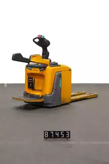 Transpaleta eléctrica 2021  Jungheinrich ERE 120 (2)