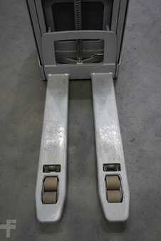 Magasemelésű béka 2017  Jungheinrich EJD 220 (5)