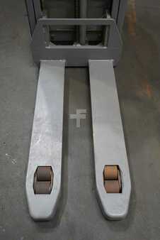 Elektromos emelőkocsik 2018  Jungheinrich ESD 120 (5)