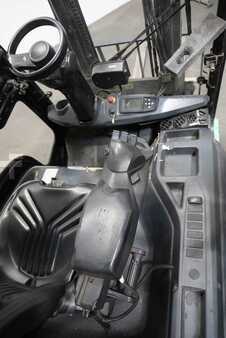 Chariots électriques à 4 roues 2020  Mitsubishi FB25N (3)