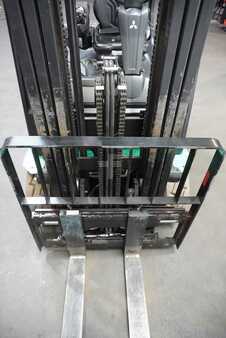 Chariots électriques à 4 roues 2020  Mitsubishi FB25CN (5)