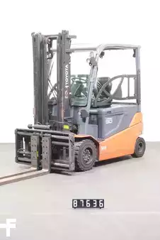 Eléctrico - 4 rodas 2020  Toyota 8FBMT30 (1)