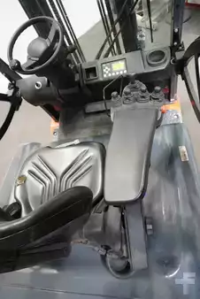 Eléctrico - 4 rodas 2020  Toyota 8FBMT30 (3)