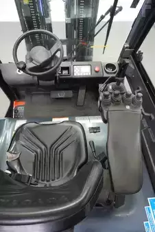 Elektrisk- 4 hjul 2016  Toyota 8FBMT35 (3)