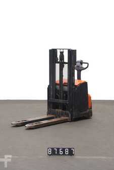 Ruční vysokozdvižný vozík 2014  BT SWE 200 D (1)