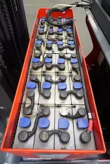 Chariots à mât rétractable 2014  Linde R 14 HD-01 (4)