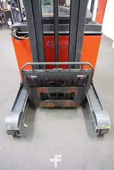 Chariots à mât rétractable 2014  Linde R 14 HD-01 (5)