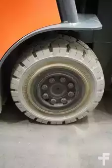 Elektromos 4 kerekű 2012  Toyota 7FBMF20 (6)