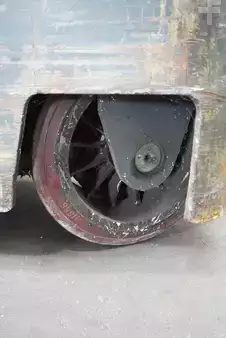 Tolóoszlopos targonca 2004  Jungheinrich ETVQ25 (6)